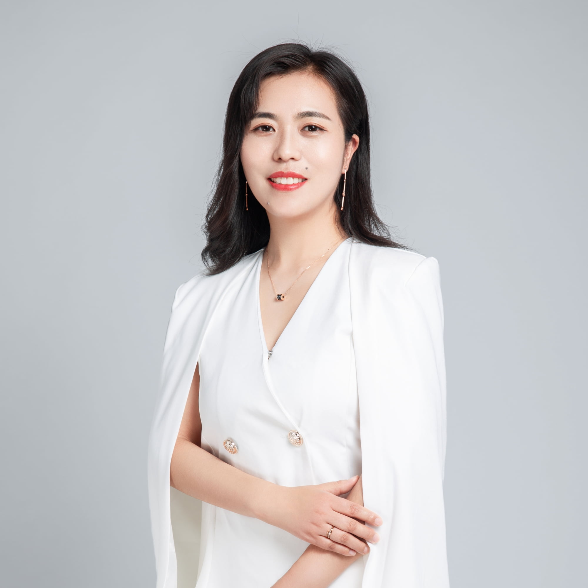 Дора -- основатель YouFine Art