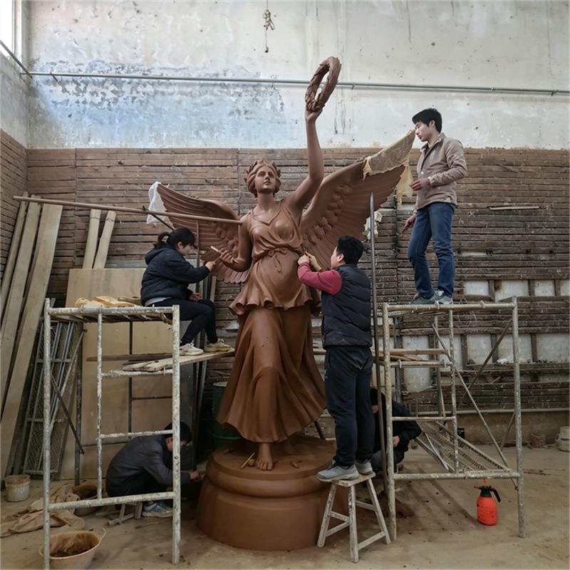 бронзовая скульптура 