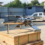 Скульптура модели звёздного истребителя T-65 X-wing из нержавеющей стали