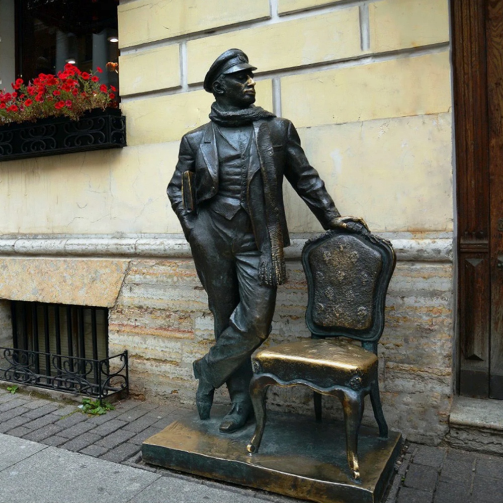 Памятник Остапу Бендеру