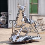 Скульптура быка «Ню Лай»