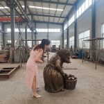 скульптура «Ёжик с корзиной»